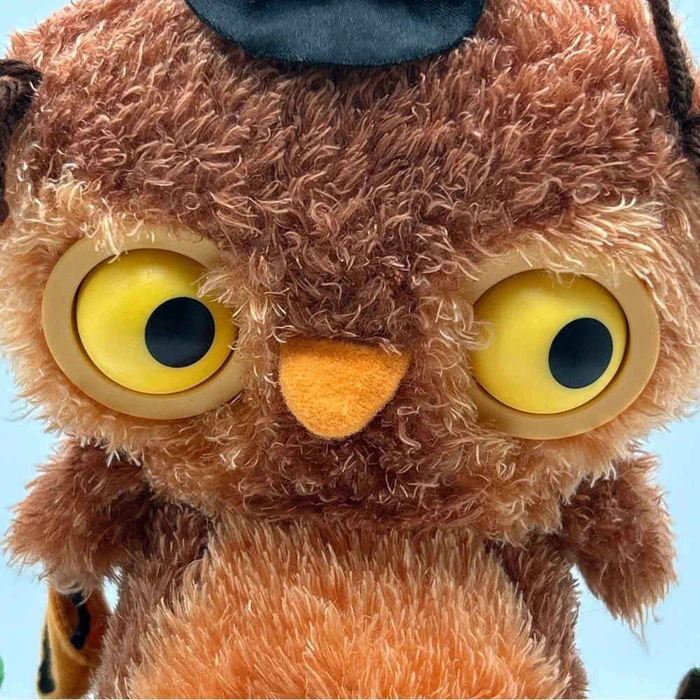 Hallmark Animated Owl Halloween Somebodys Watching Me 10” Plush Tree Stump